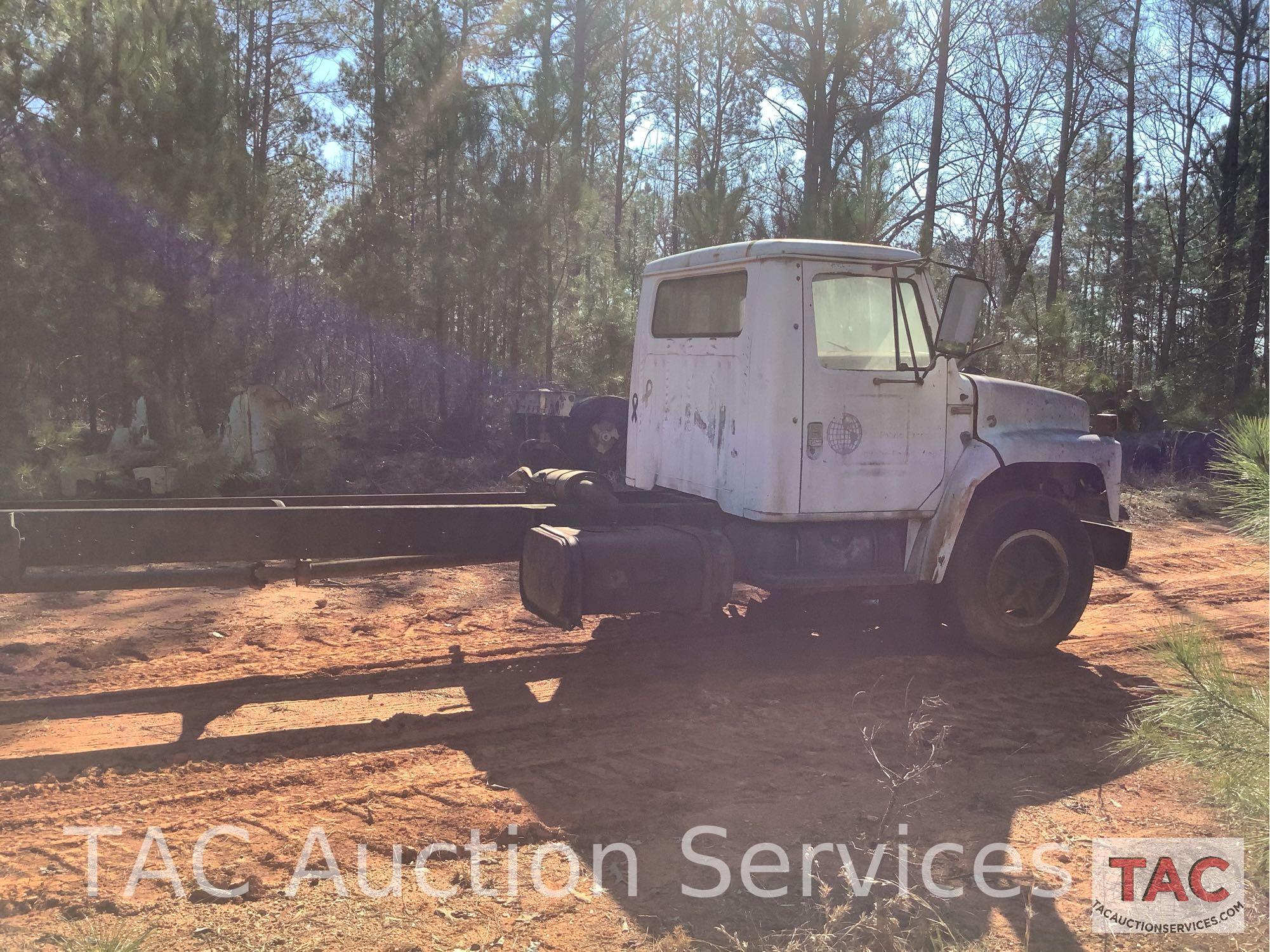 1981 International S1700 Cab & Chassis