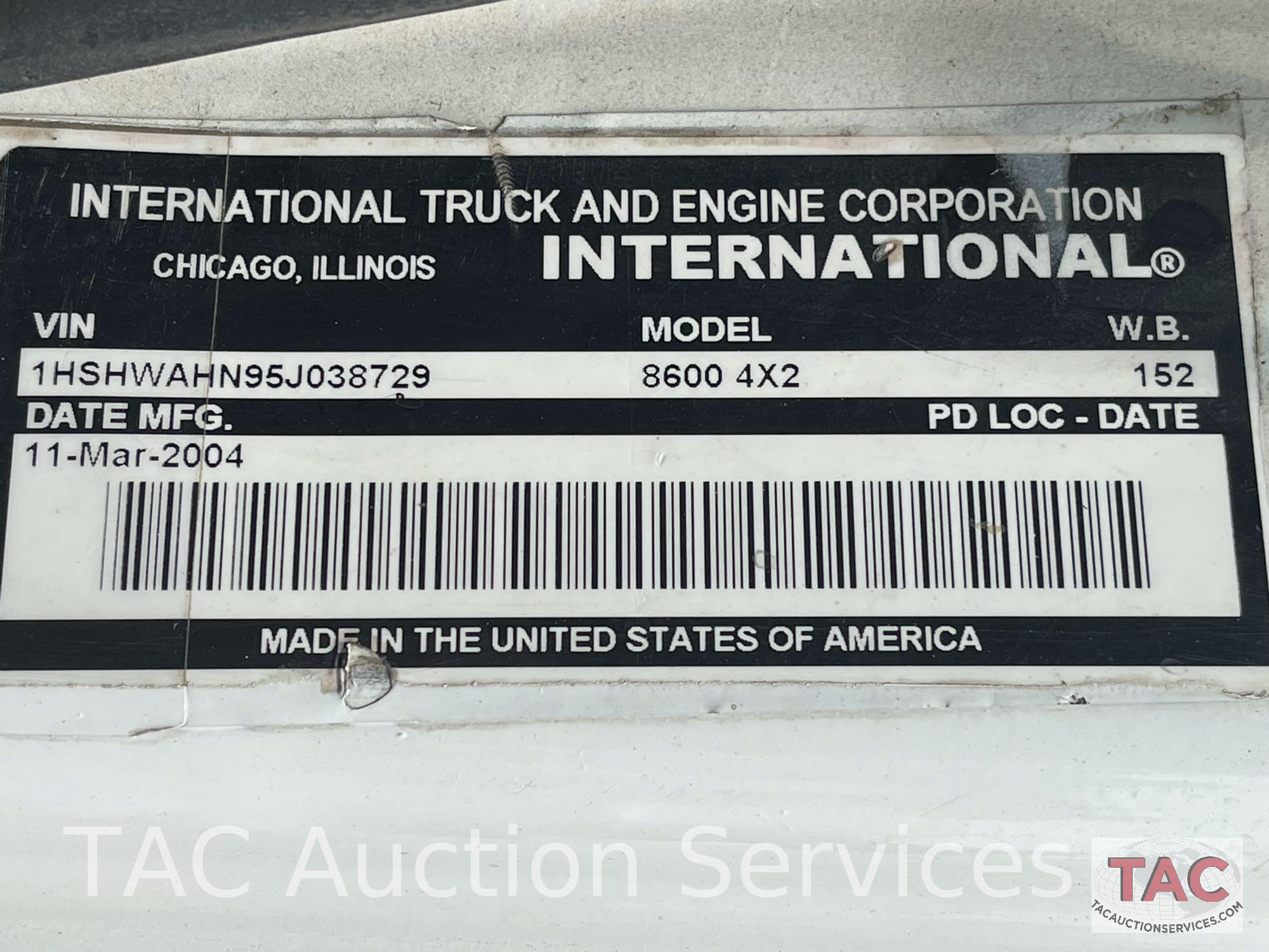 2005 International 8600 Daycab