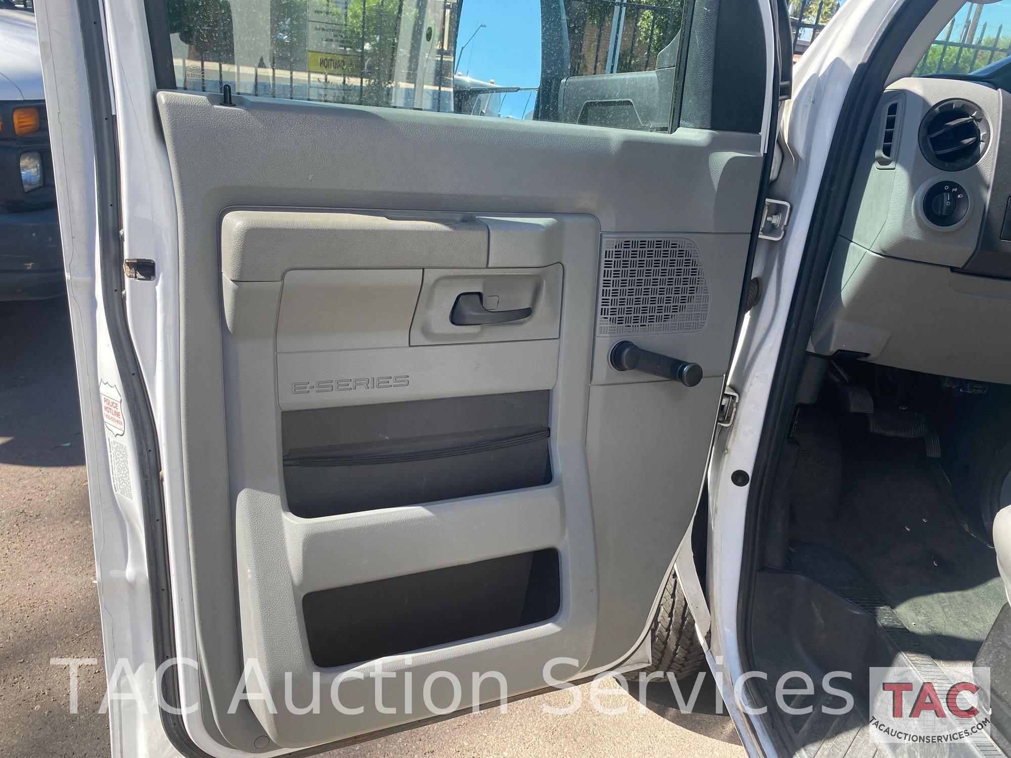 2014 Ford E-350 Box Truck