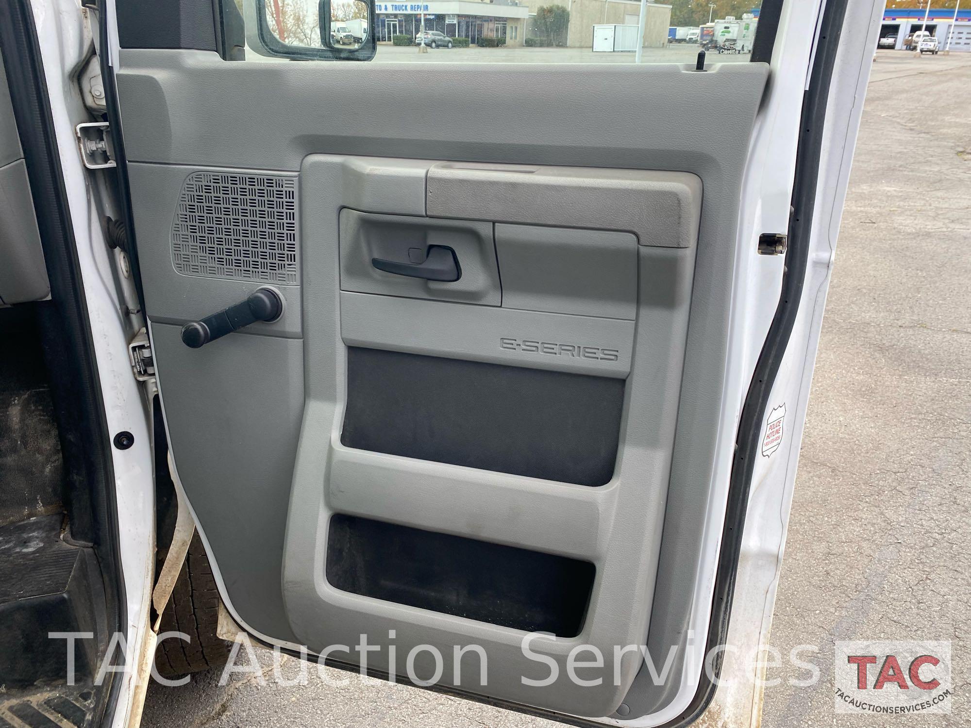 2014 Ford E-350 Box Truck