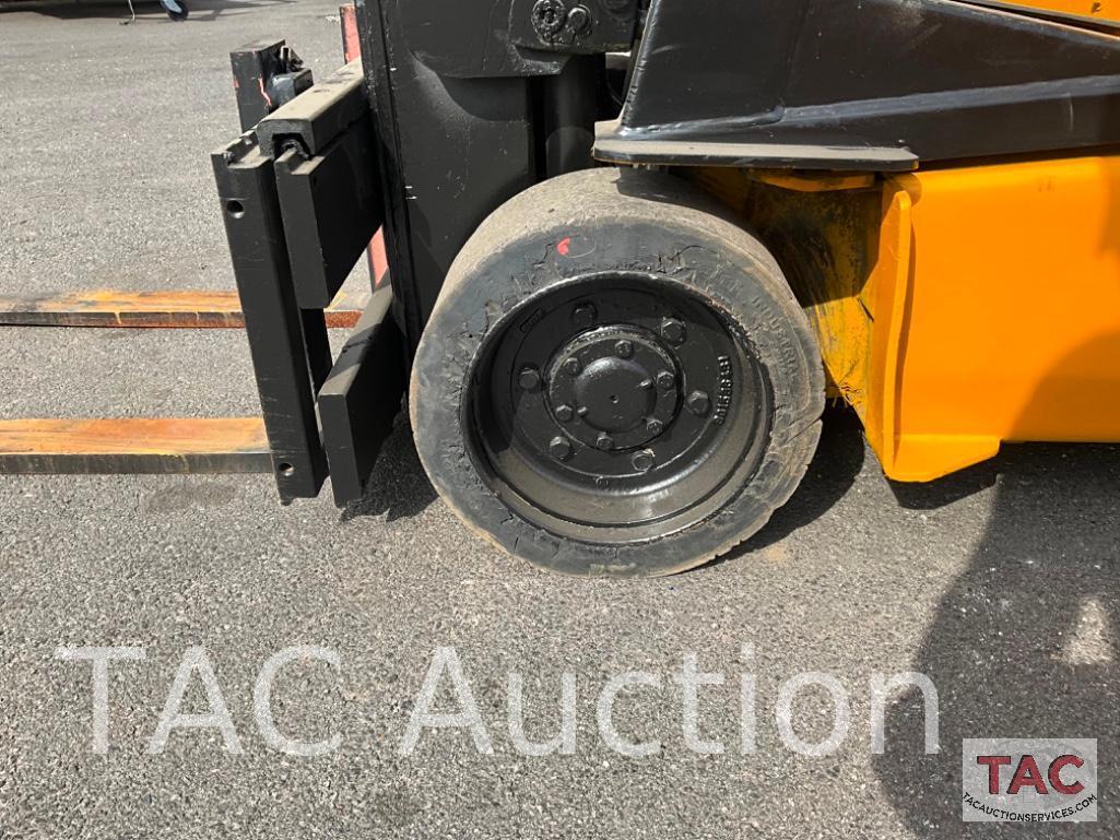 1994 YALE 5000lb Forklift