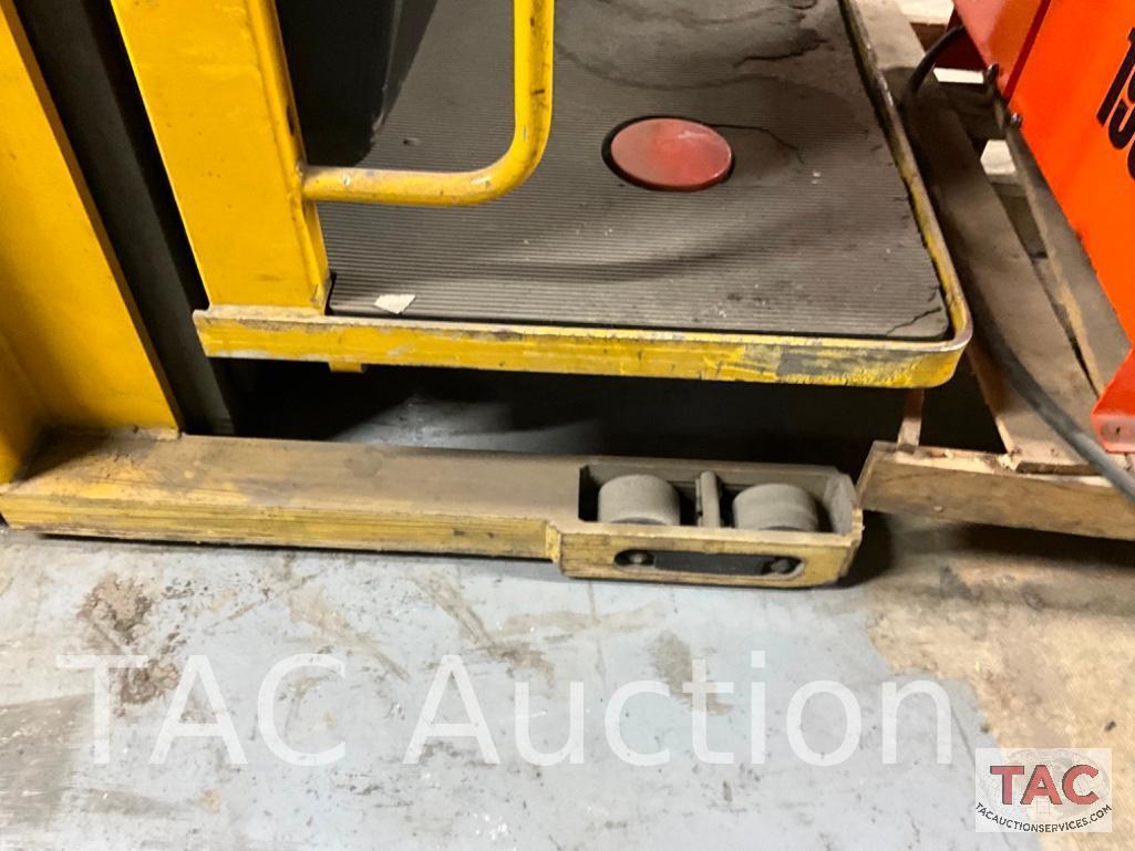 Yale Electric Order Picker 3000lb Forklift