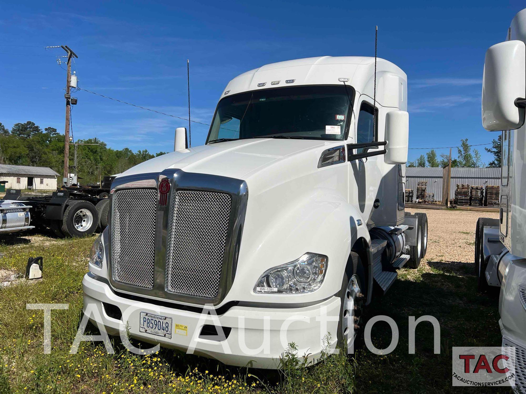 2015 Kenworth T680 Sleeper Truck