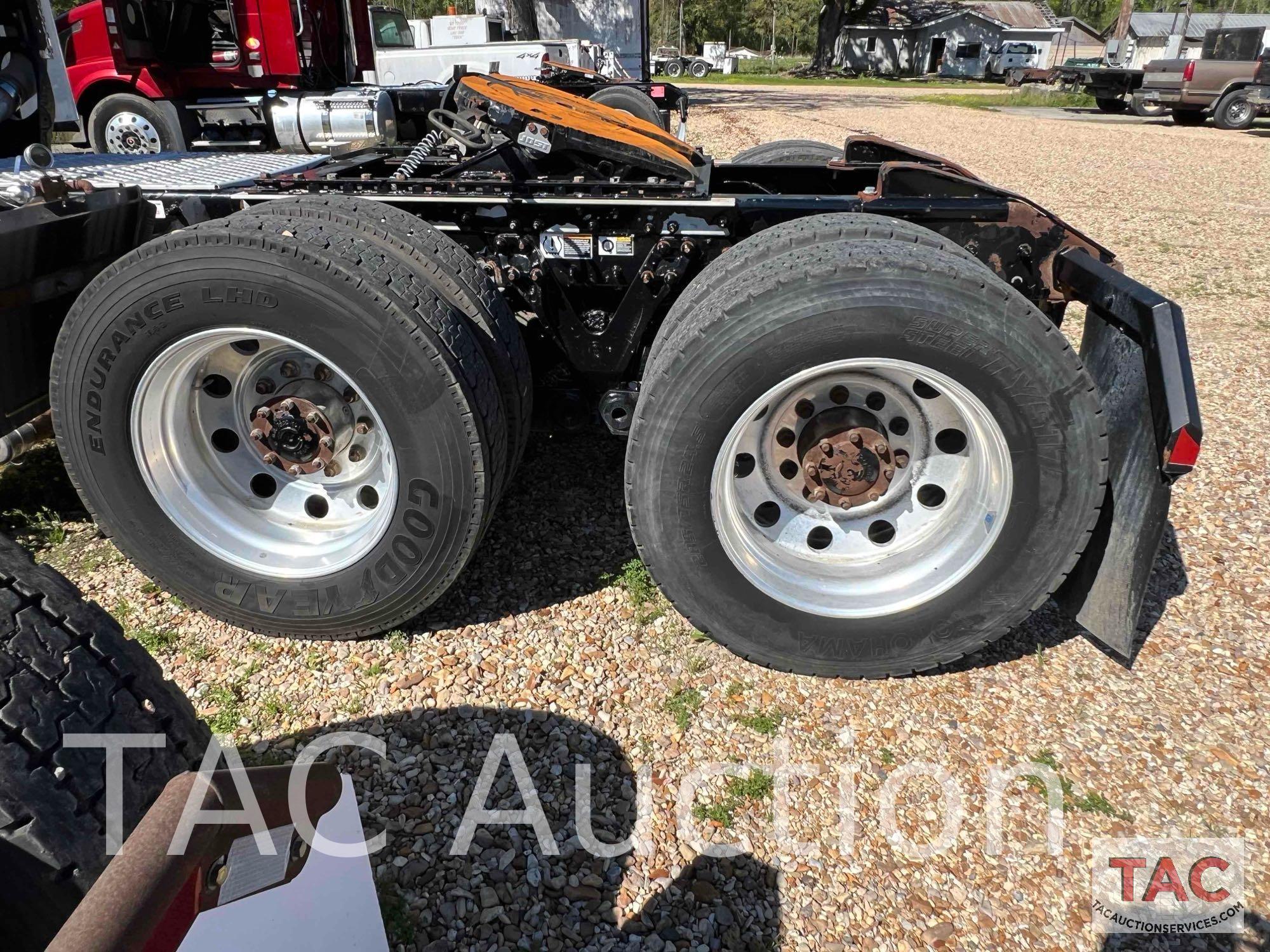 2015 Kenworth T680 Sleeper Truck