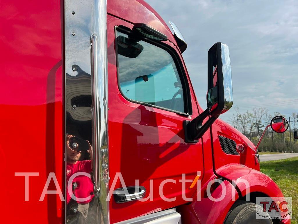 2018 Peterbilt 579 Sleeper Truck