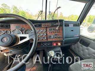 2002 Kenworth T800 Tri-Axle Sleeper Truck