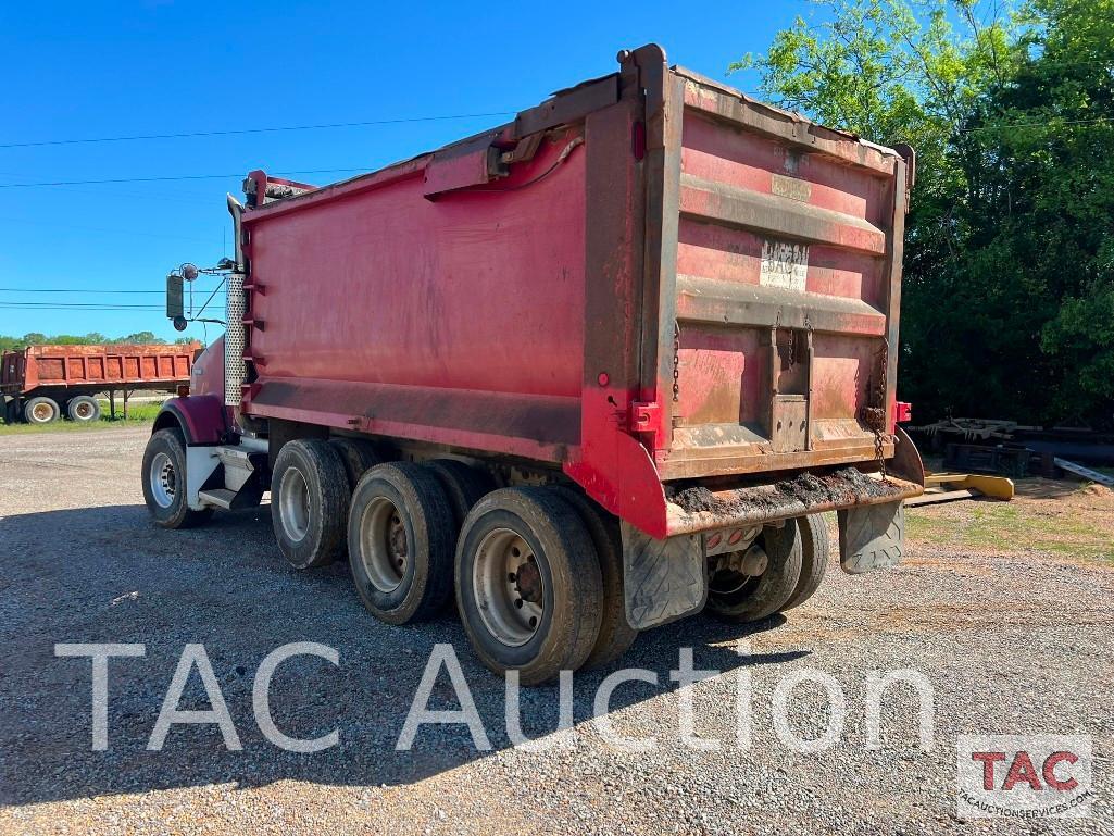 2005 Kenworth T800 Tri-Axle Dump Truck