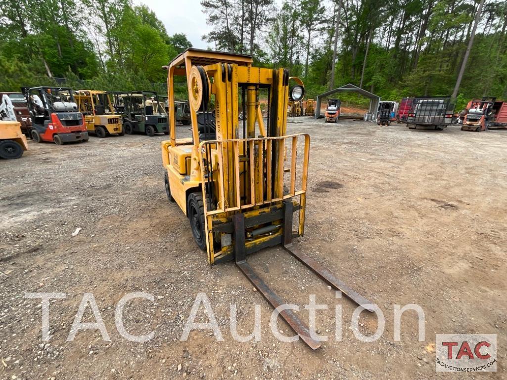 Hyster H40XLM 4000lb Diesel Forklift