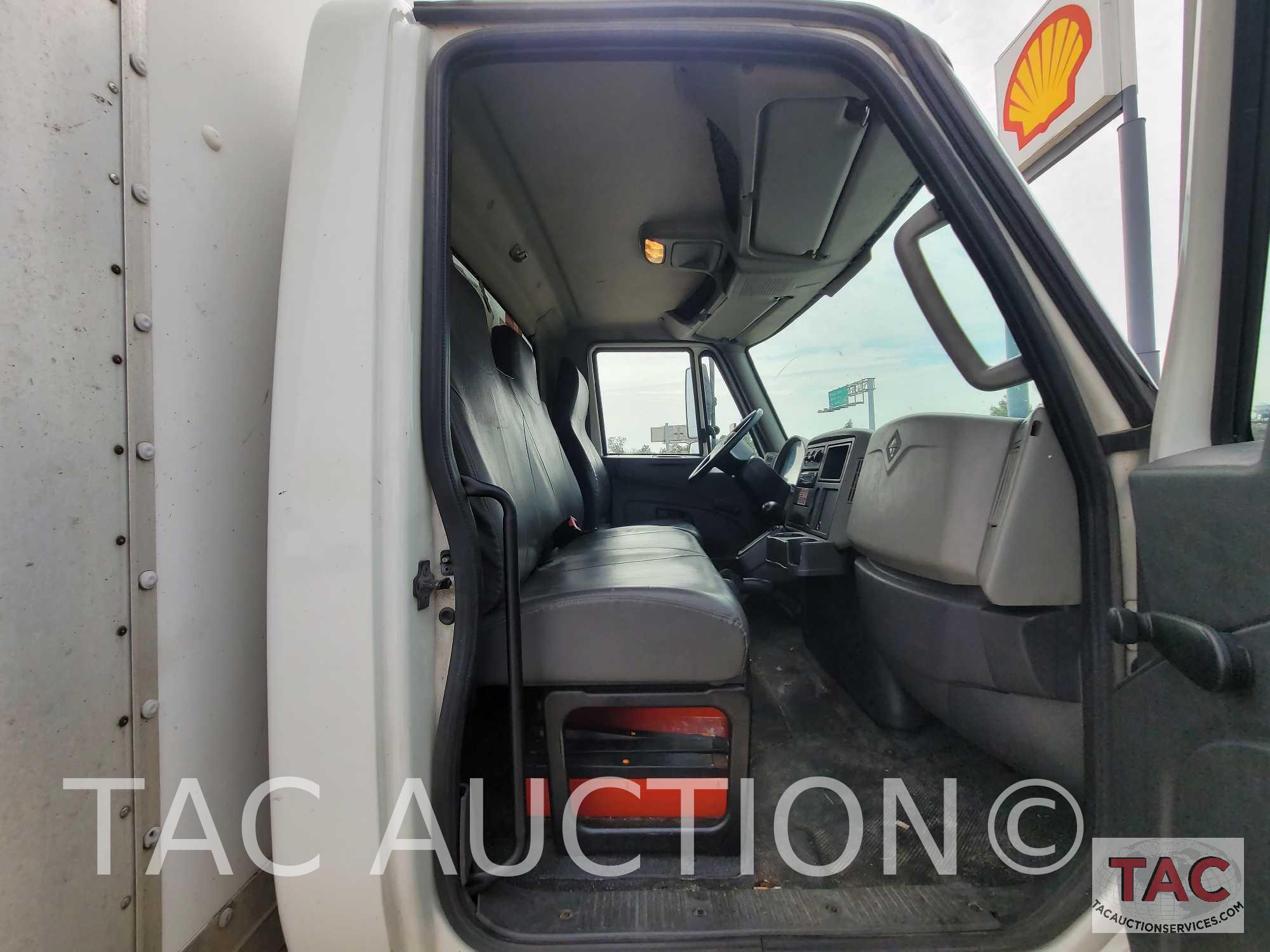 2015 International Durastar 4300 26ft Box Truck