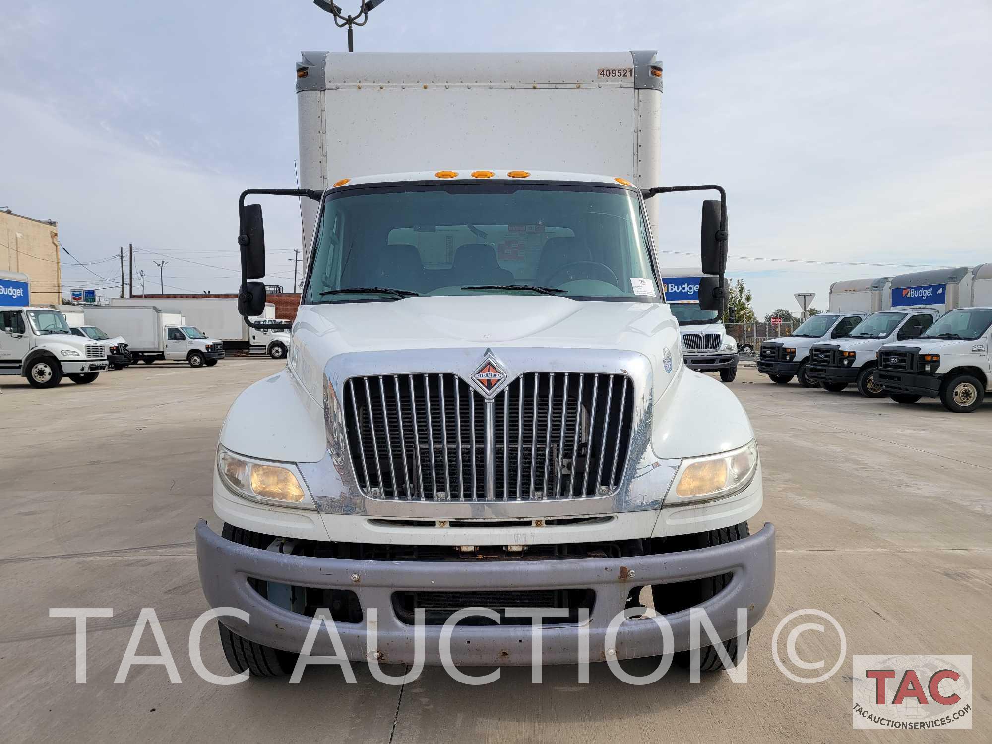 2015 International Durastar 4300 26ft Box Truck