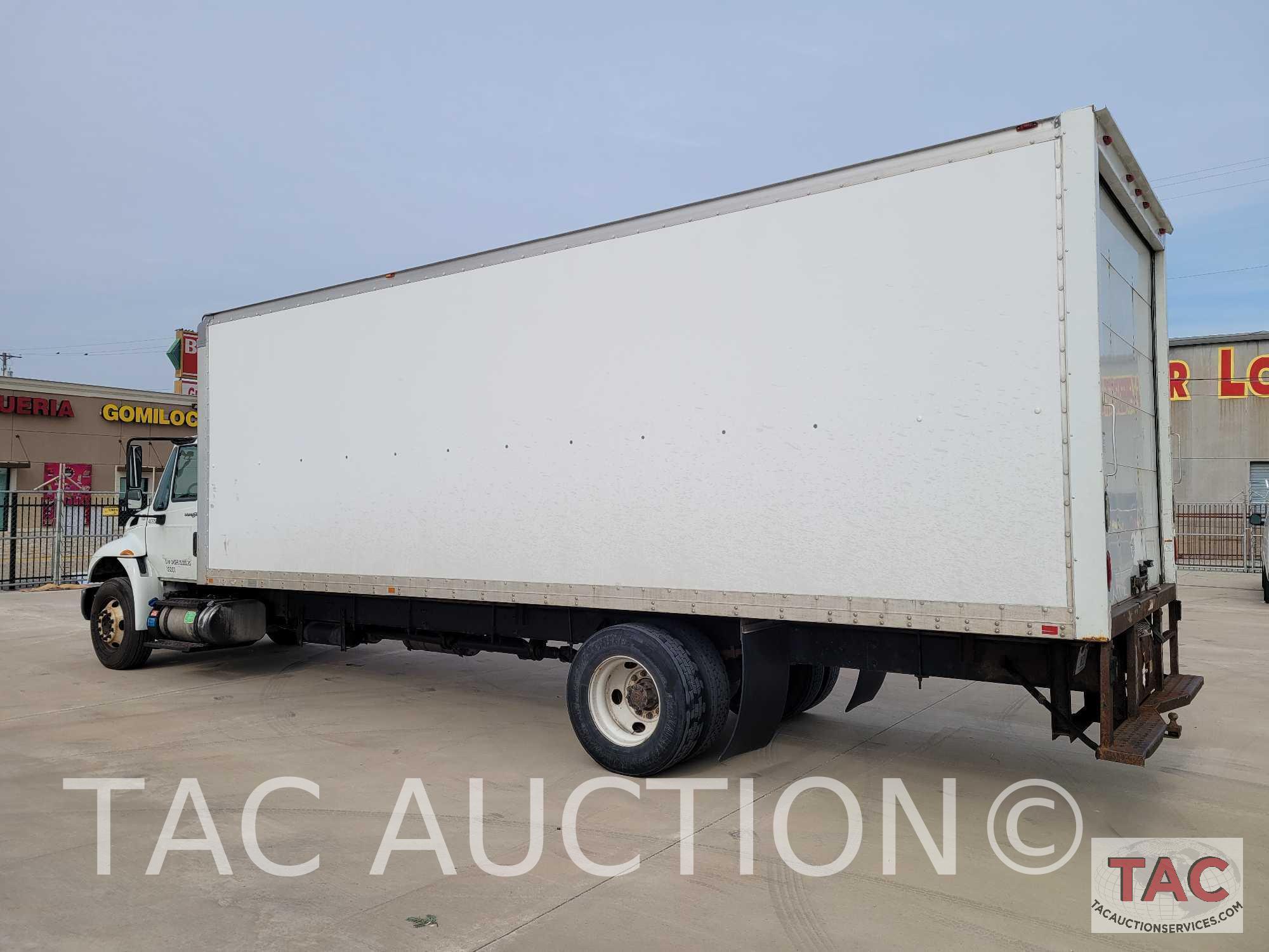 2015 International Durastar 4300 26ft Box Truck