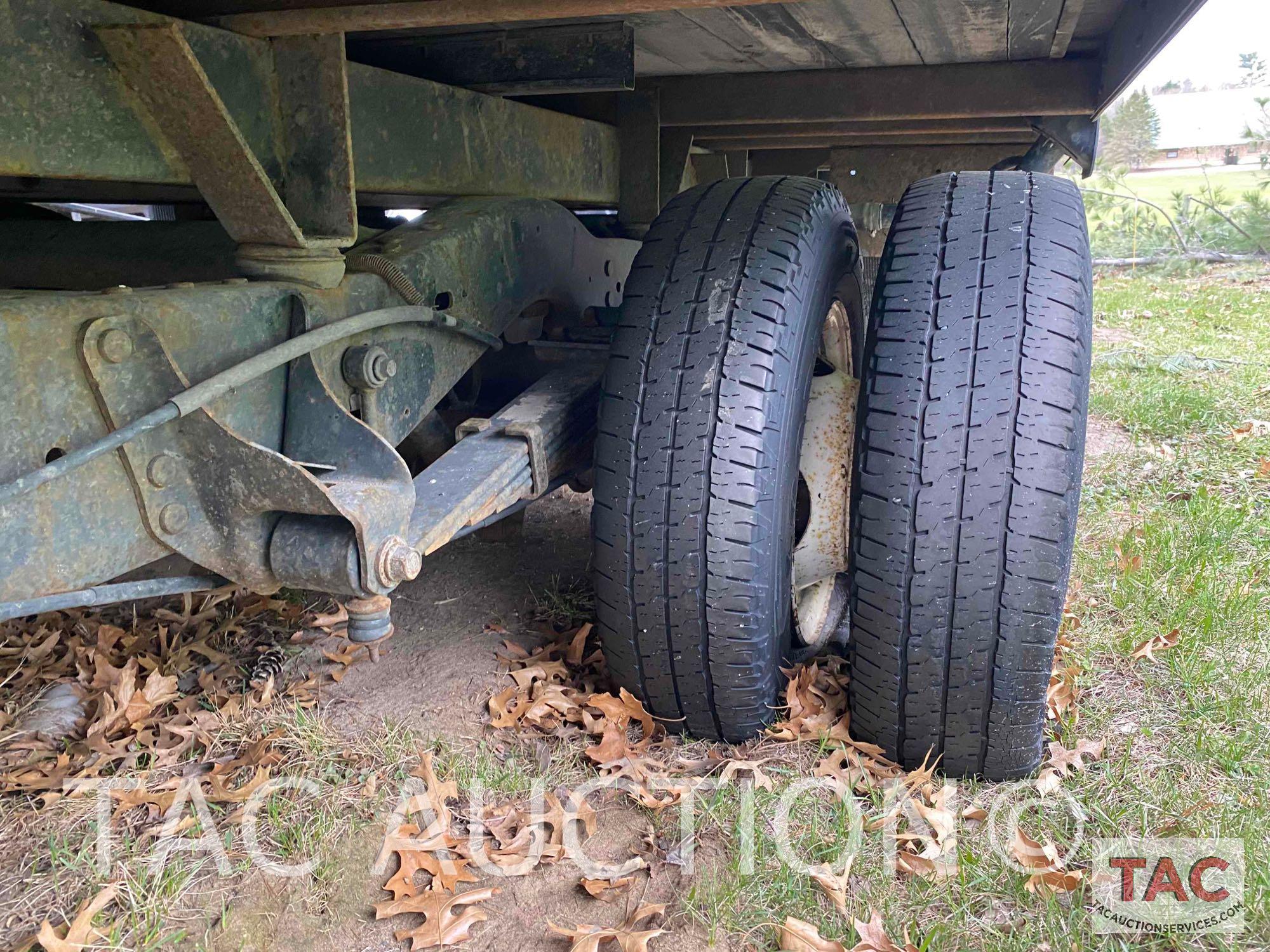 2015 Ford E-350 16ft Box Truck