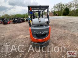 Toyota 8FGCU25 5000lb Forklift