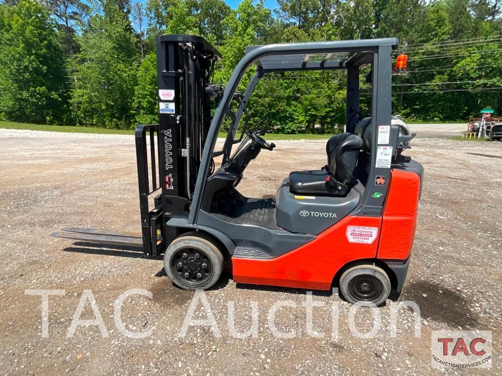 Toyota 8FGCU25 5000lb Propane Forklift