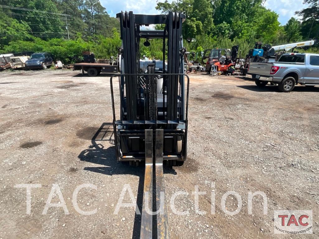 Toyota 8FGCU25 5000lb Propane Forklift