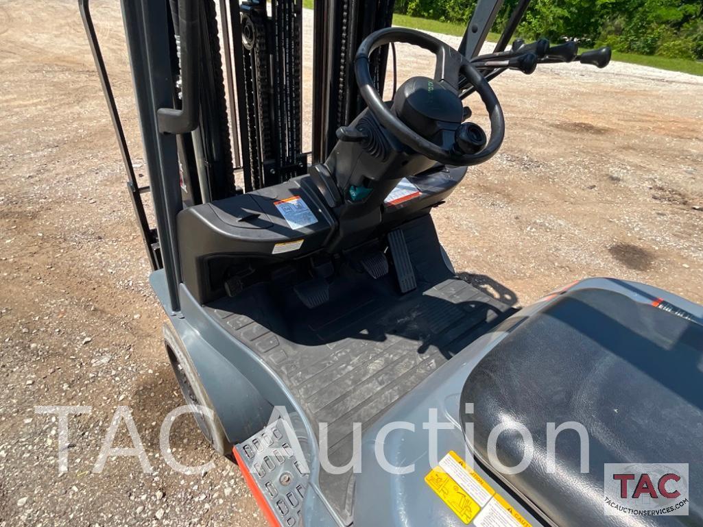 Toyota 8FGCU25 5000lb Propane Forklift