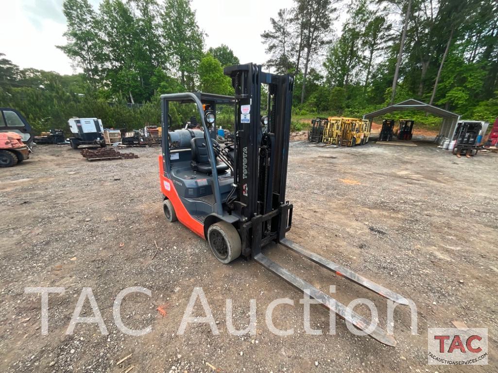 Toyota 8FGCU25 5000lb Forklift