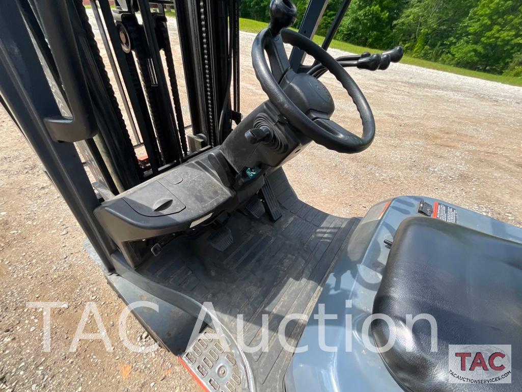 Toyota 8FGCU25 5000lb Forklift