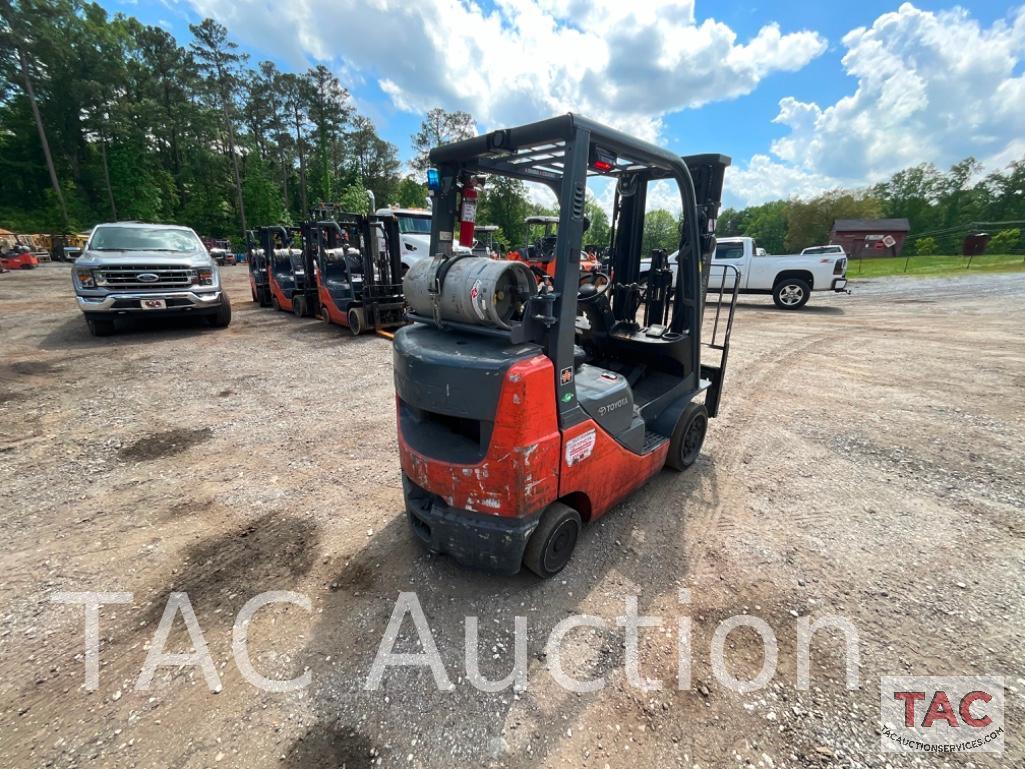 Toyota 8FGCU25 5000lb Forklift