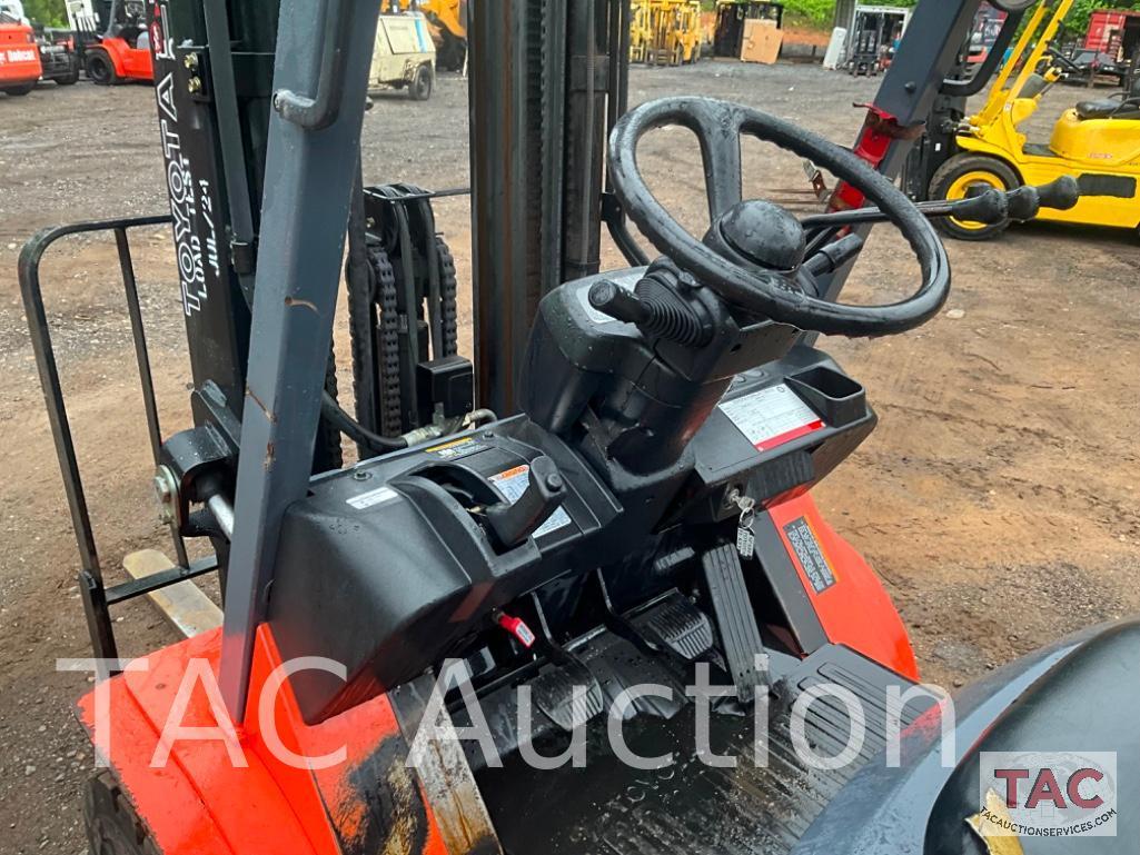 Toyota 7FD420 4000lb Diesel Forklift