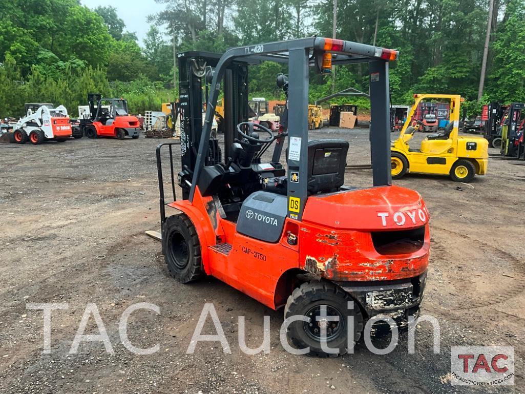 Toyota 7FD420 4000lb Diesel Forklift