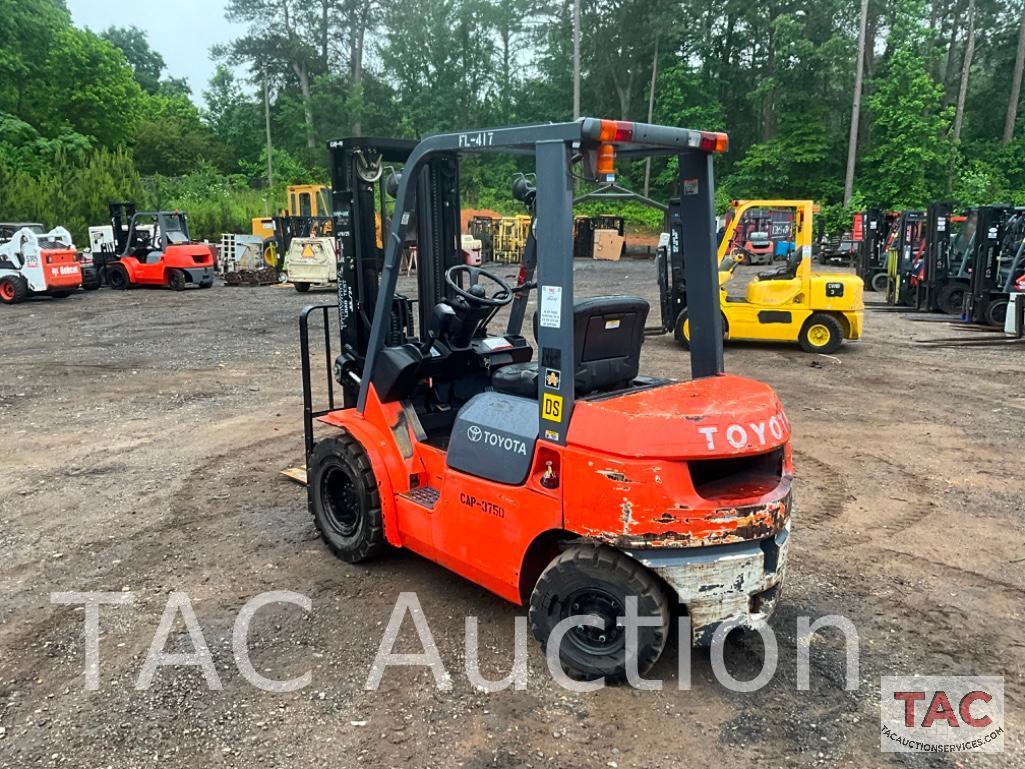 Toyota 7FD420 4000lb Diesel Forklift