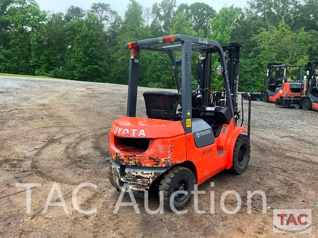 Toyota 7FD420 4000lb Diesel Forklift