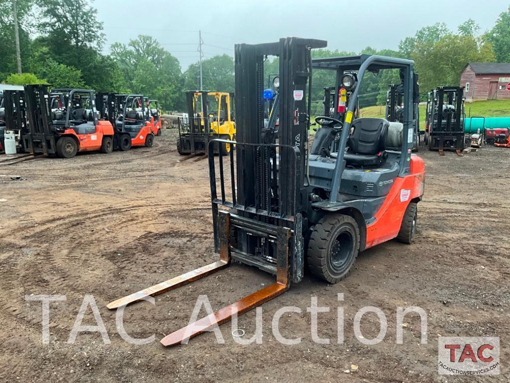 2012 Toyota 8FGU25 5000lb Forklift