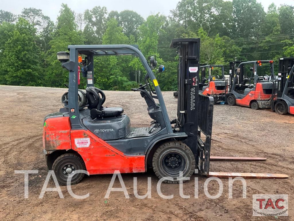 2012 Toyota 8FGU25 5000lb Forklift