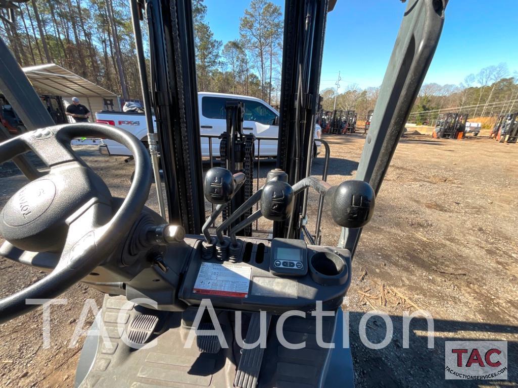 2010 Toyota 8FGCU25 5000lb Forklift