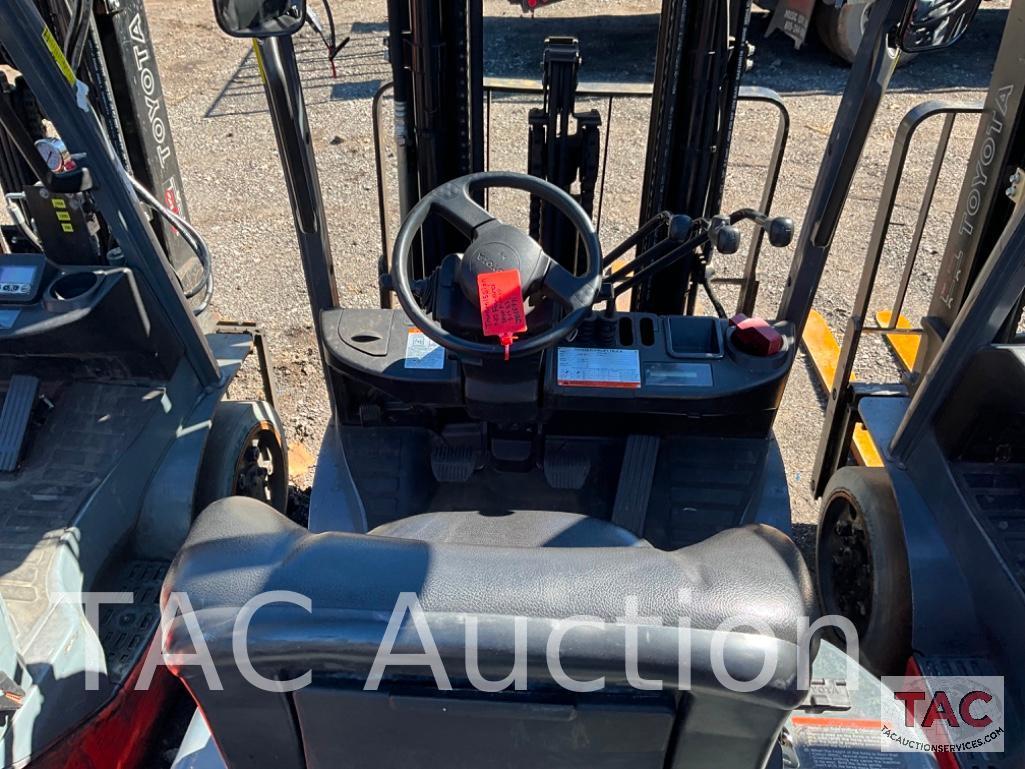 2015 Toyota 8FGCU30 6000lb Forklift