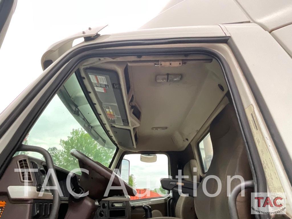 2014 Volvo VNM Day Cab