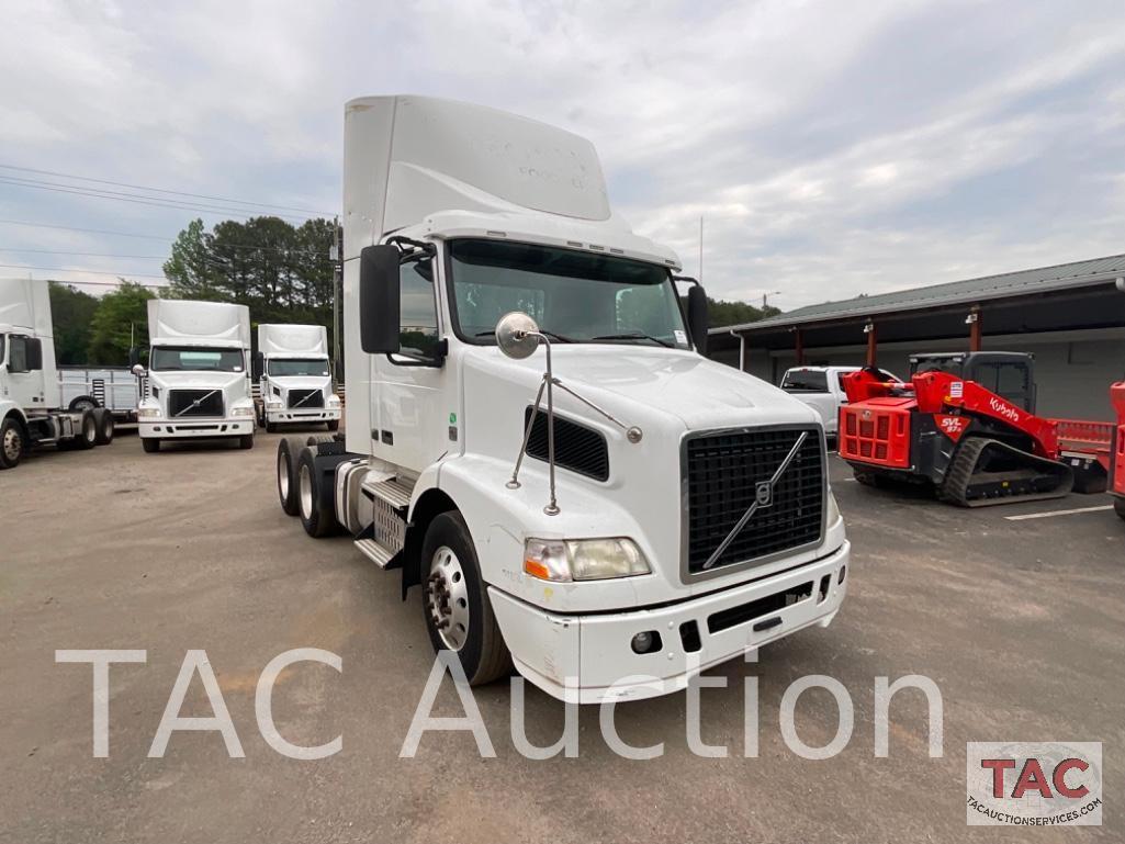 2014 Volvo VNM Day Cab