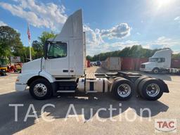 2014 Volvo VNM Day Cab