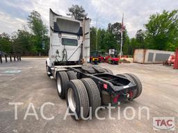 2013 Volvo VNM Day Cab