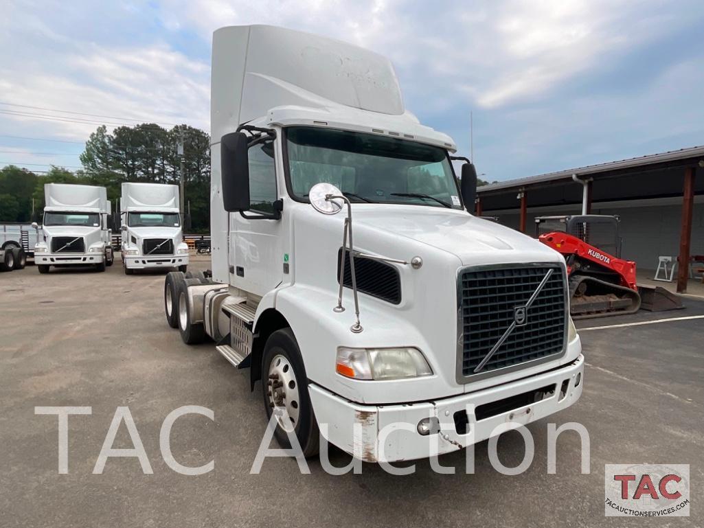 2013 Volvo VNM Day Cab