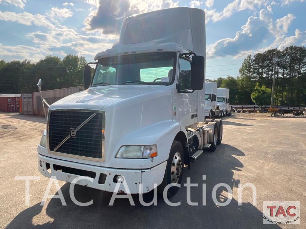 2014 Volvo VNM Day Cab