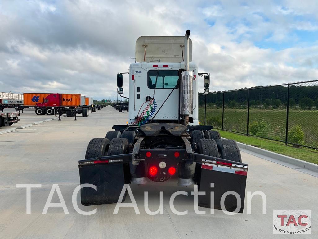 2006 Freightliner Columbia 120 Day Cab