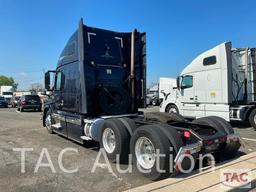 2016 Volvo VNL Sleeper Truck