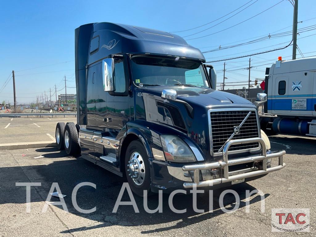 2016 Volvo VNL Sleeper Truck