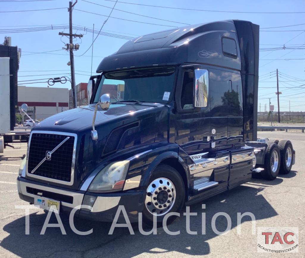 2016 Volvo VNL Sleeper Truck