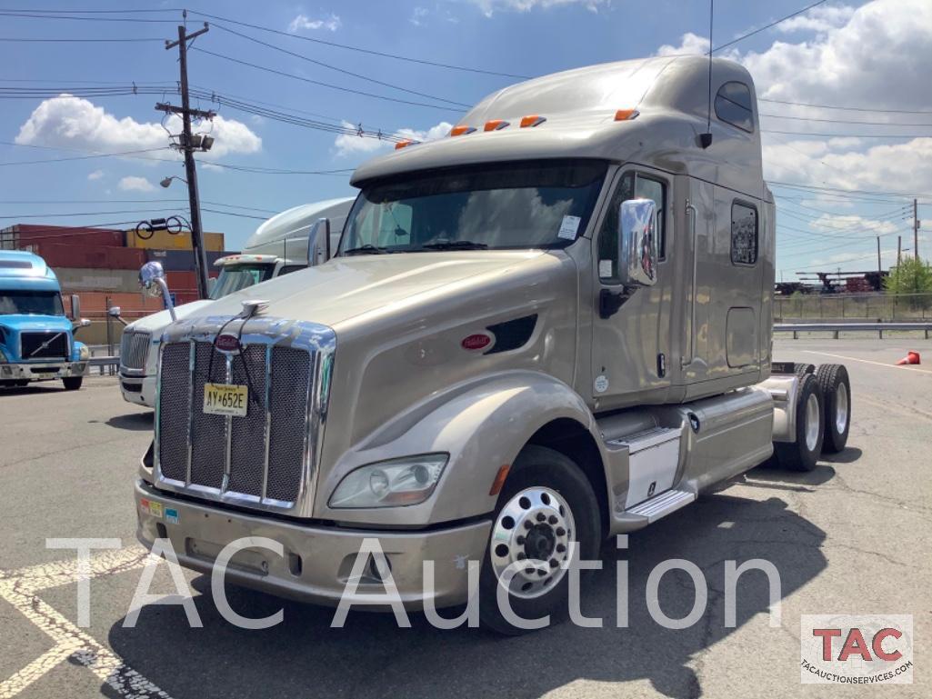 2013 Peterbilt 587 Sleeper Truck