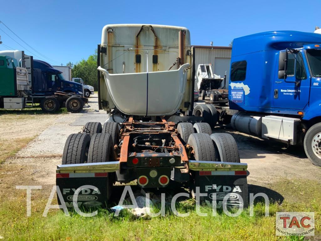 2011 Freightliner Cascadia 125 Sleeper Truck