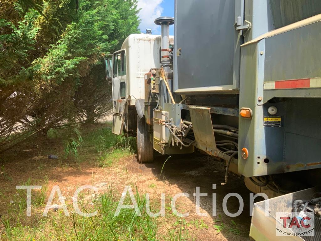 2007 Peterbilt 320 Garbage Truck