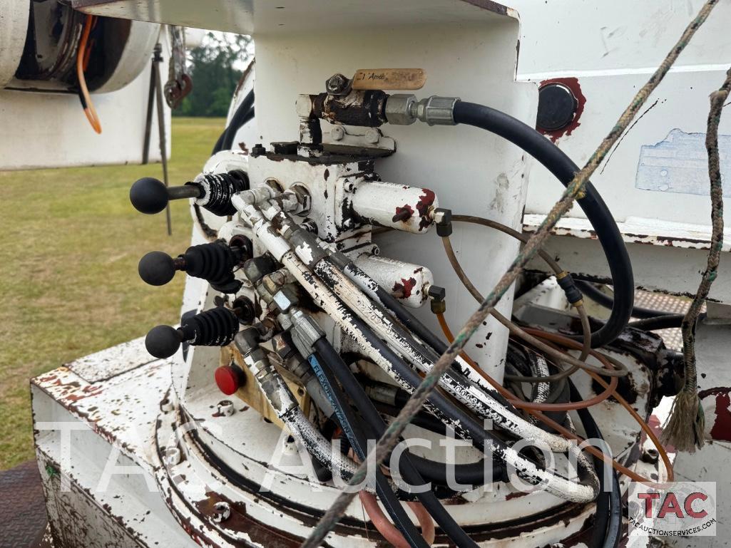 1998 F-800 55ft Bucket Truck
