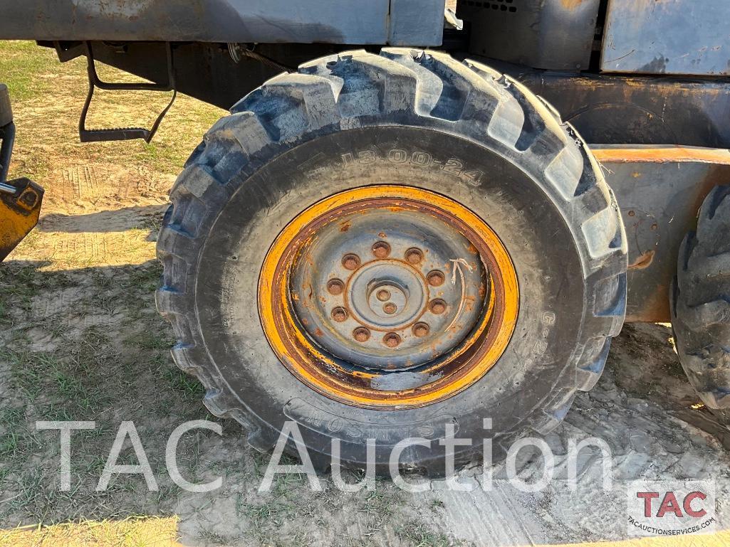 John Deere 570A Motor Grader