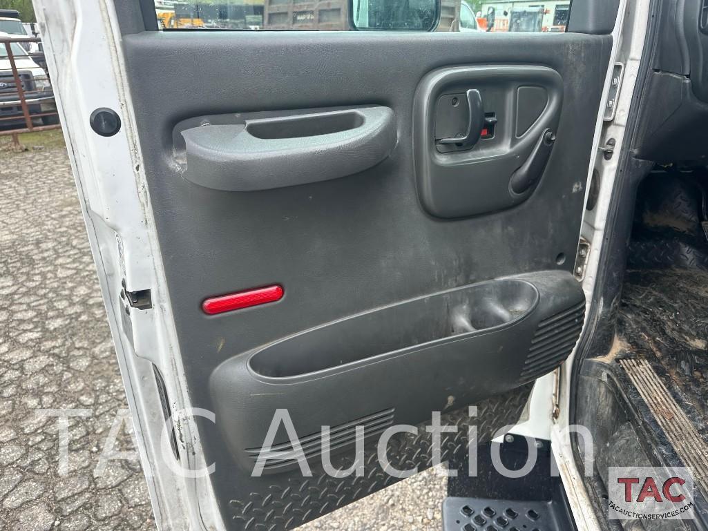 2009 GMC C5500 4x4 Crew Cab Dump Truck