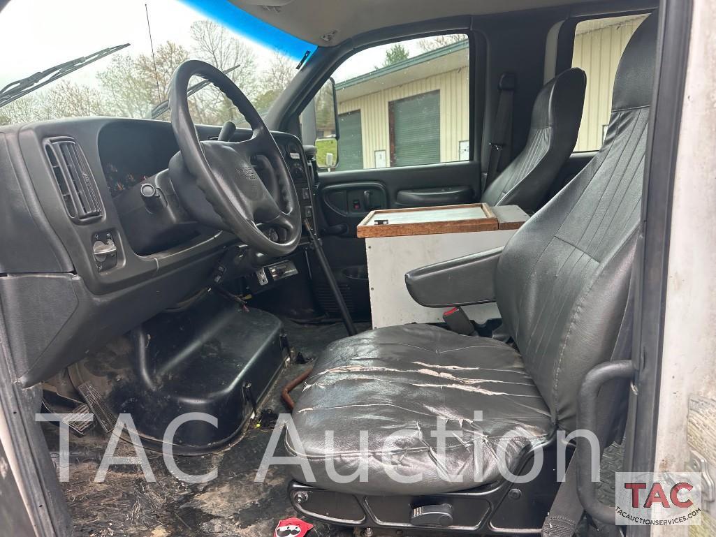 2009 GMC C5500 4x4 Crew Cab Dump Truck