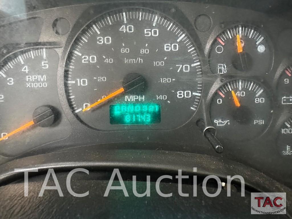 2009 GMC C5500 4x4 Crew Cab Dump Truck