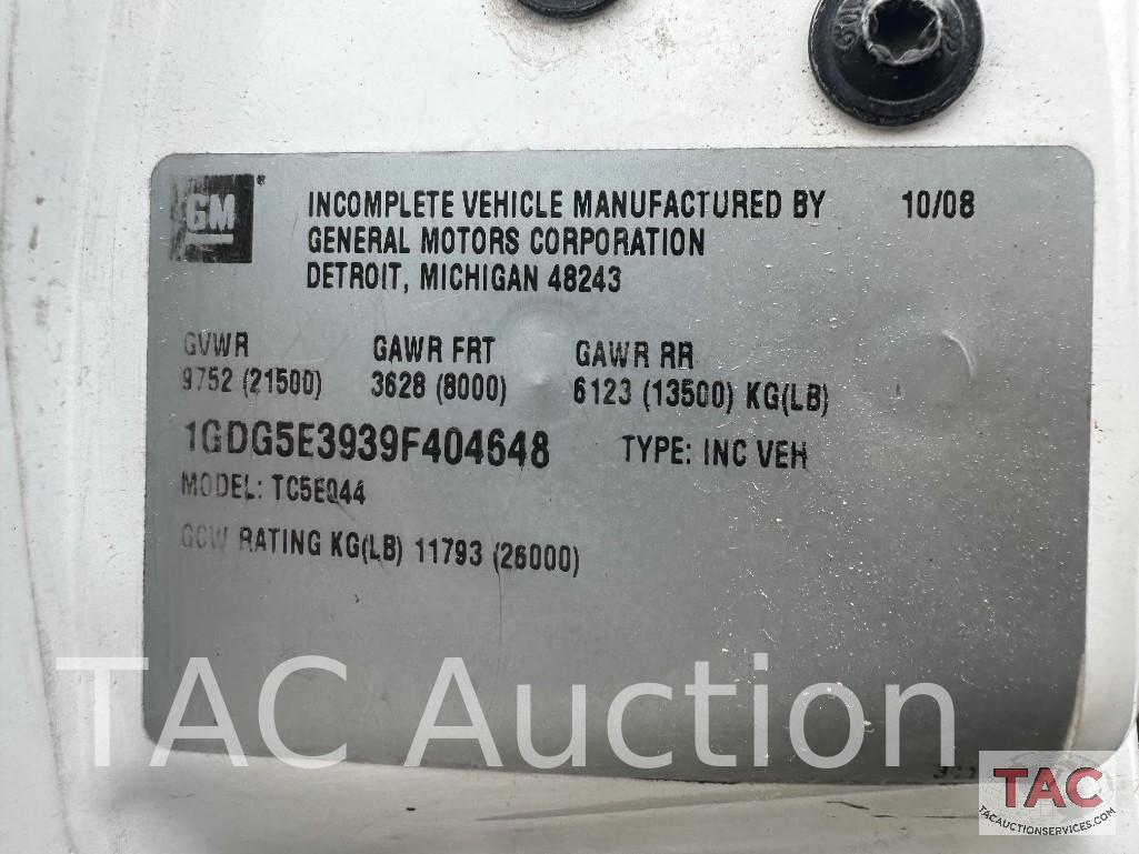 2009 GMC C5500 4x4 Crew Cab Dump Truck